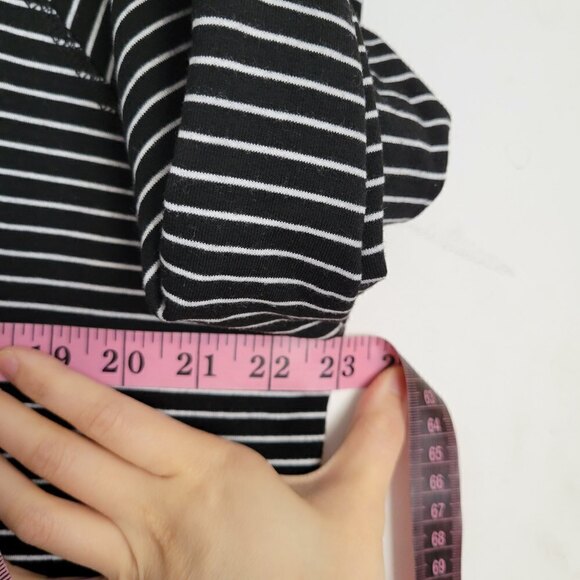 Danskin Crisscross Hem Striped Tunic Pullover Sweater Top Black White Sz Medium - Picture 9 of 13